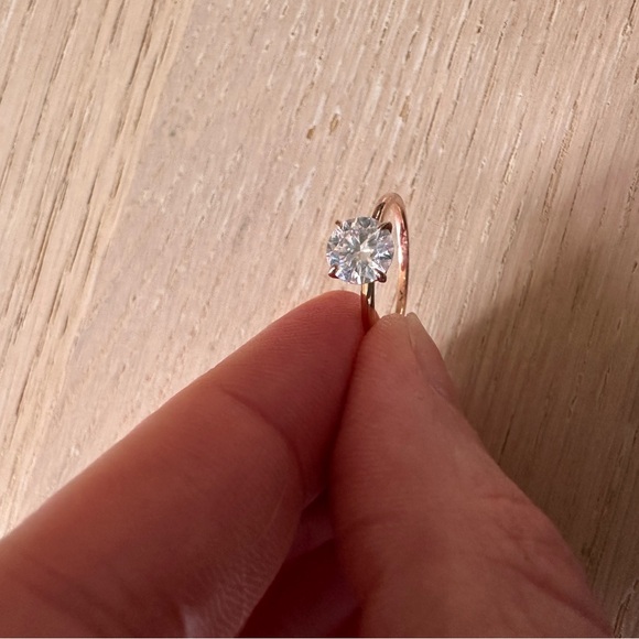 Kuololit 14k rose gold and 1ct Moissanite solitaire ring sz 6 - Picture 6 of 7